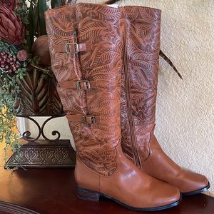 NWOT Andiamo tooled boots